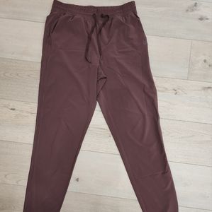 Gap Fit Lightweight Jogger Size M